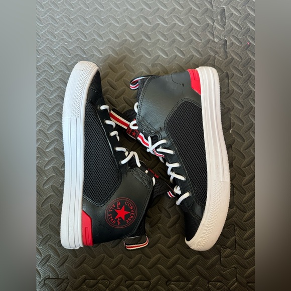 Converse - Picture 3 of 4